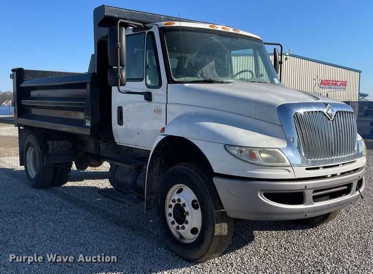 image for item LV9984 2007 International 4400 dump truck