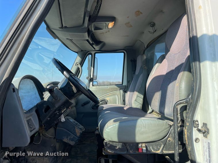 image for item LV9984 2007 International 4400 dump truck