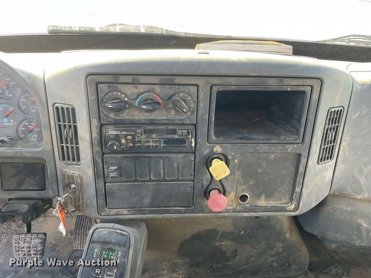 image for item LV9984 2007 International 4400 dump truck