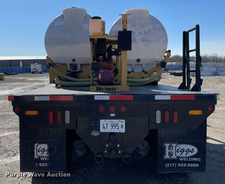 image for item LV9986 2005 Chevrolet  C8500 flatbed truck