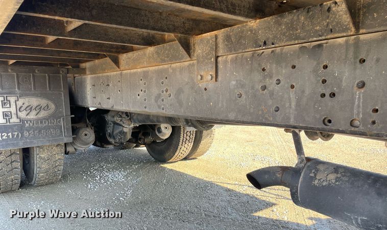 image for item LV9986 2005 Chevrolet  C8500 flatbed truck