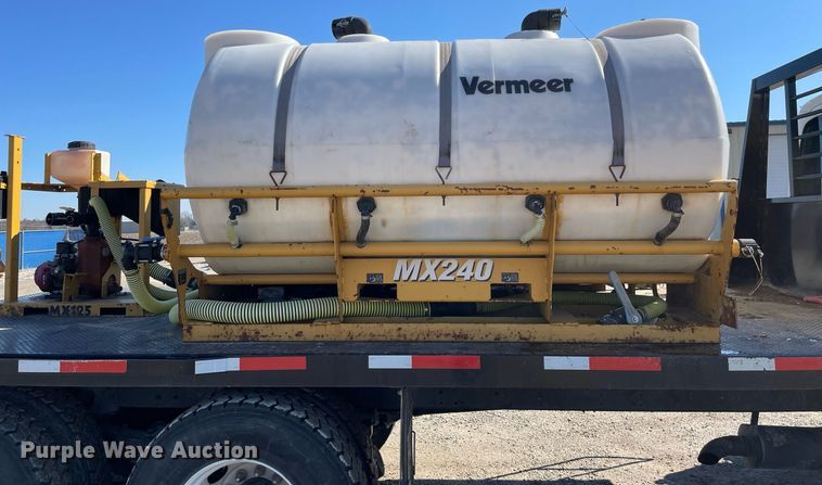 image for item LV9986 2005 Chevrolet  C8500 flatbed truck