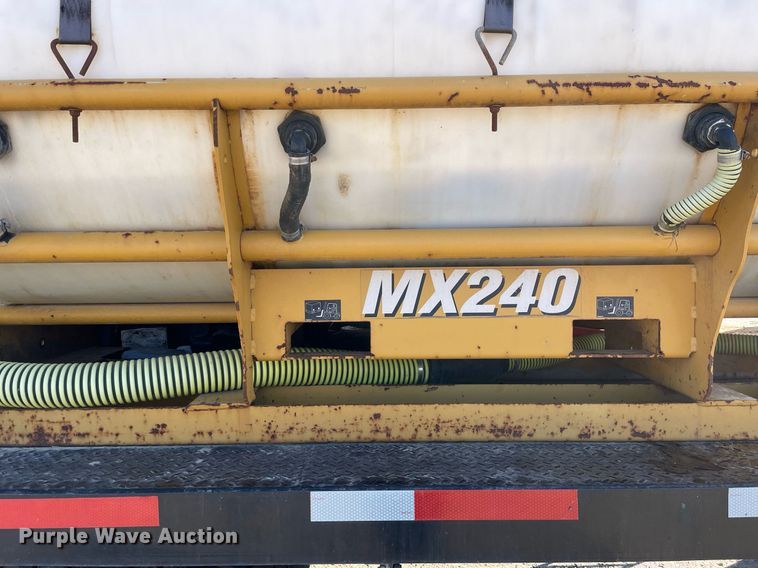 image for item LV9986 2005 Chevrolet  C8500 flatbed truck