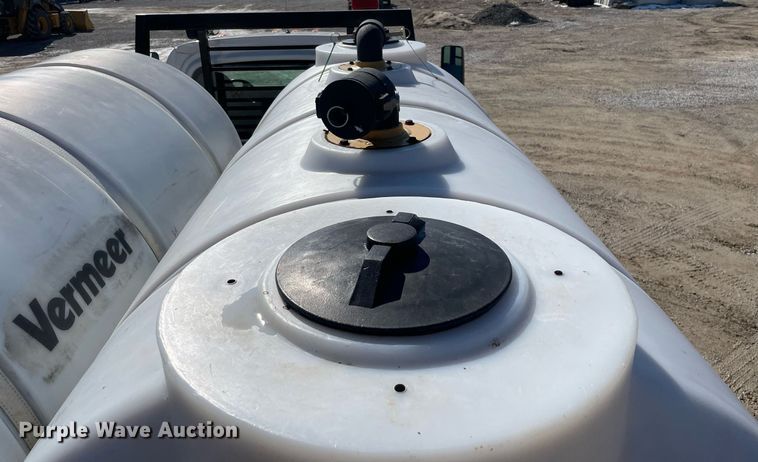 image for item LV9986 2005 Chevrolet  C8500 flatbed truck