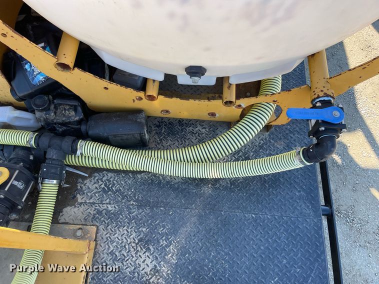 image for item LV9986 2005 Chevrolet  C8500 flatbed truck