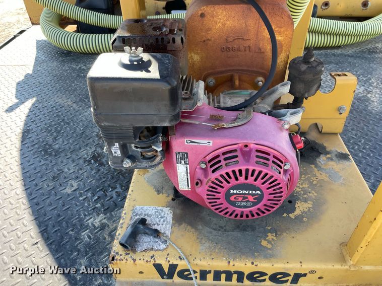 image for item LV9986 2005 Chevrolet  C8500 flatbed truck