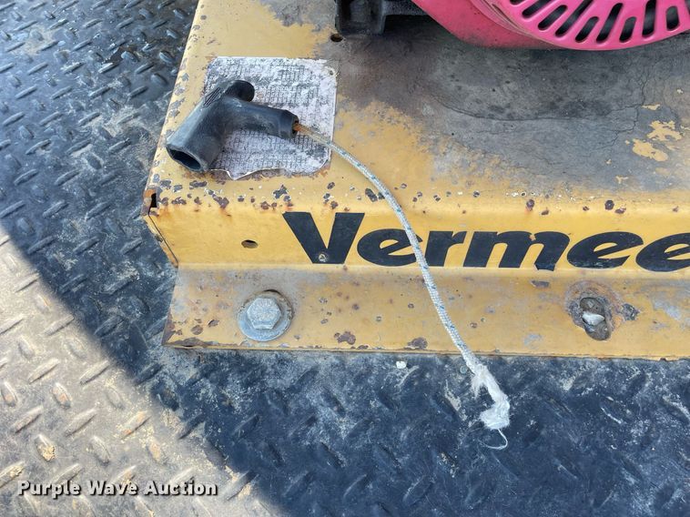 image for item LV9986 2005 Chevrolet  C8500 flatbed truck