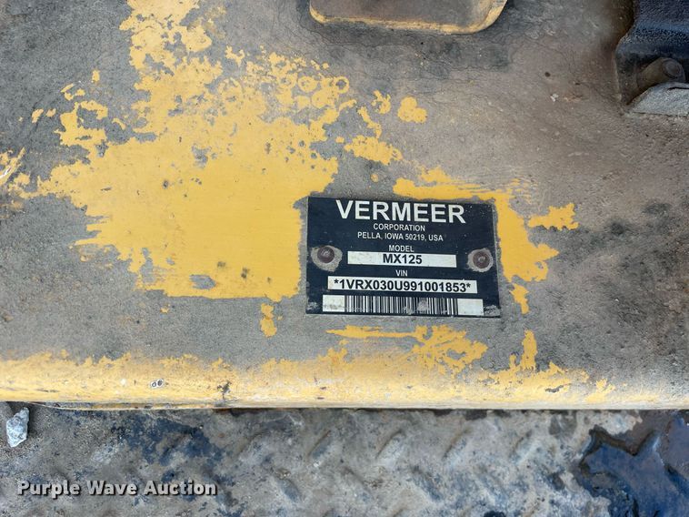 image for item LV9986 2005 Chevrolet  C8500 flatbed truck