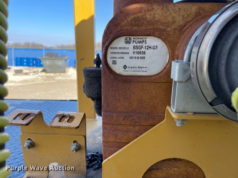 image for item LV9986 2005 Chevrolet  C8500 flatbed truck