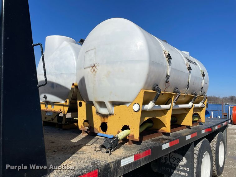 image for item LV9986 2005 Chevrolet  C8500 flatbed truck