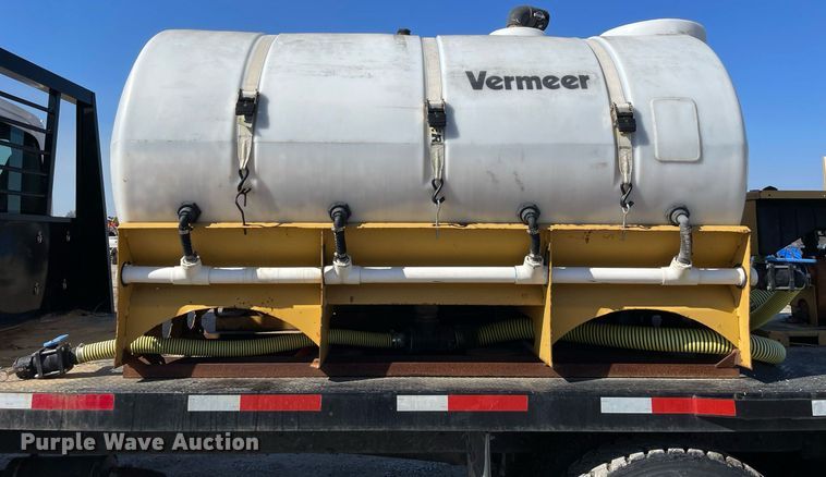 image for item LV9986 2005 Chevrolet  C8500 flatbed truck