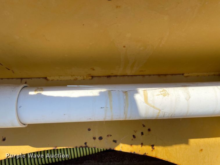 image for item LV9986 2005 Chevrolet  C8500 flatbed truck