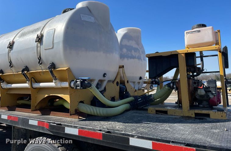 image for item LV9986 2005 Chevrolet  C8500 flatbed truck