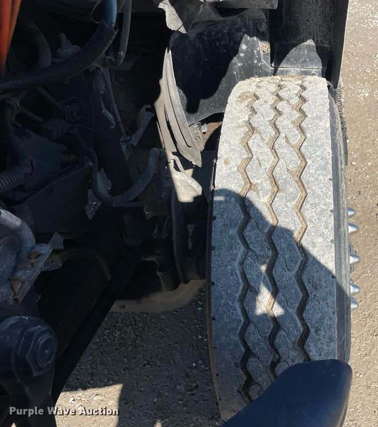 image for item LV9986 2005 Chevrolet  C8500 flatbed truck