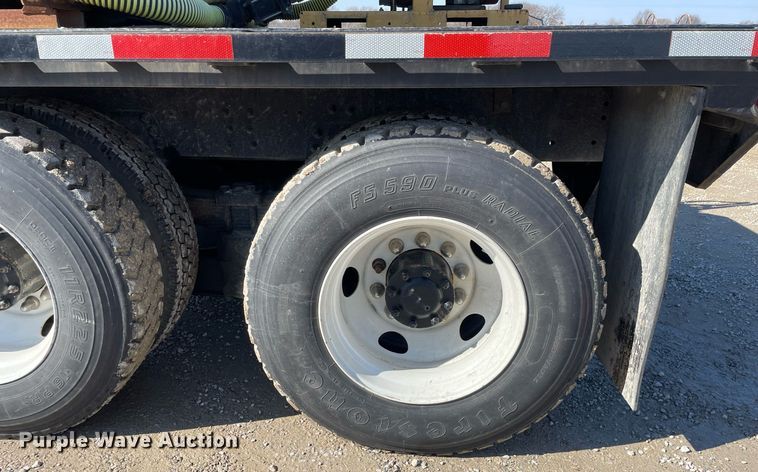 image for item LV9986 2005 Chevrolet  C8500 flatbed truck