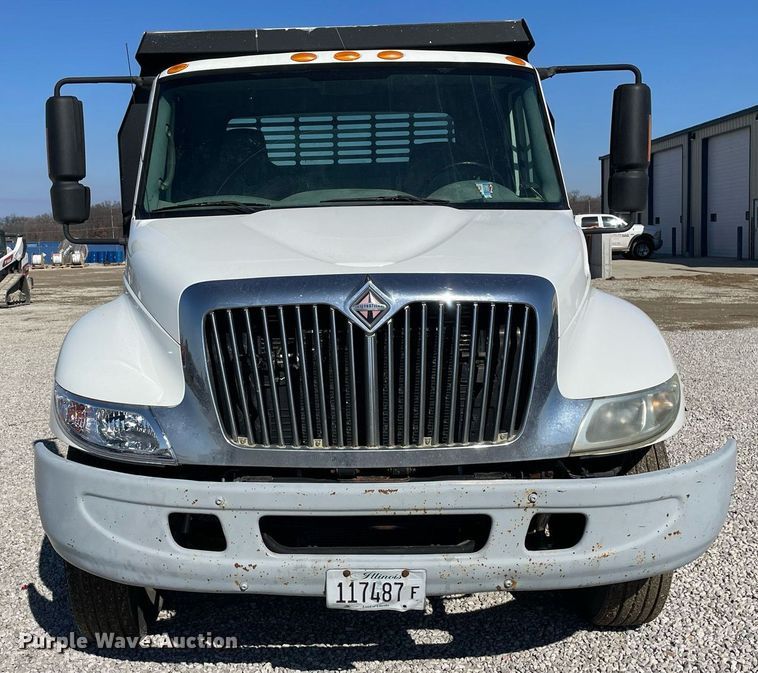 image for item LV9987 2004 International 4300 dump truck