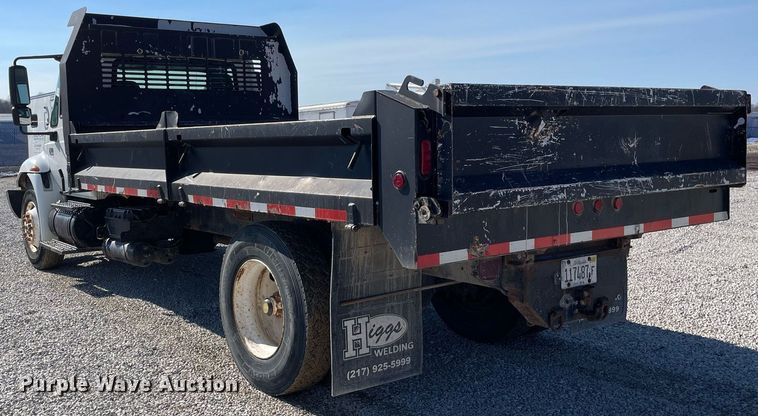 image for item LV9987 2004 International 4300 dump truck