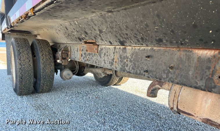 image for item LV9987 2004 International 4300 dump truck