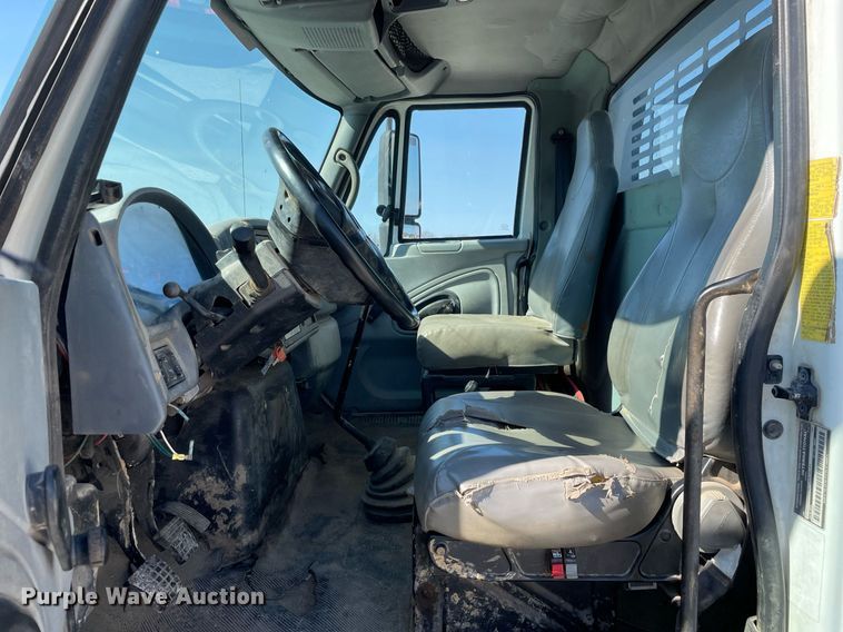 image for item LV9987 2004 International 4300 dump truck