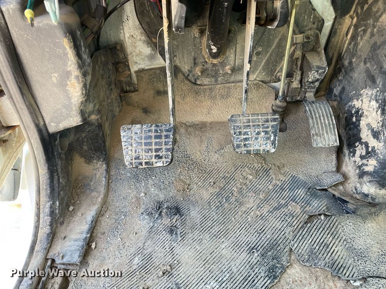 image for item LV9987 2004 International 4300 dump truck