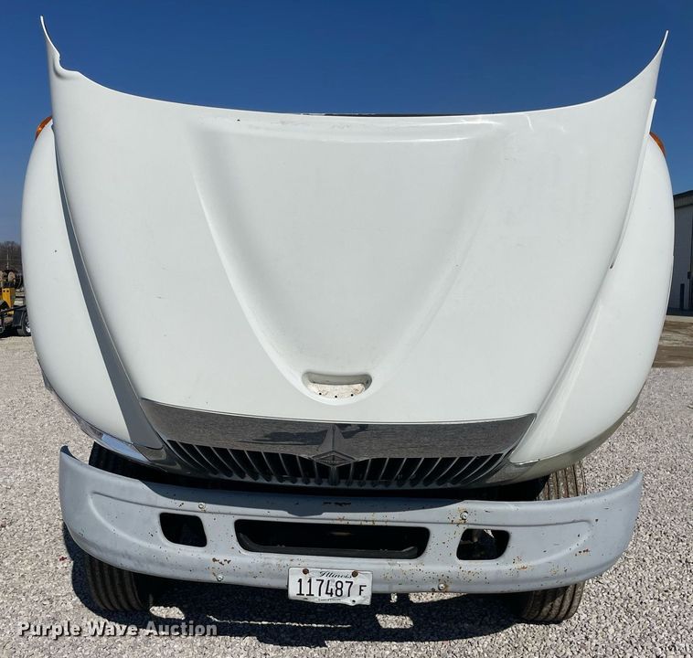 image for item LV9987 2004 International 4300 dump truck