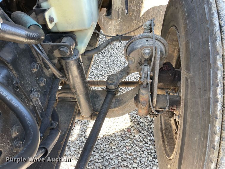 image for item LV9987 2004 International 4300 dump truck