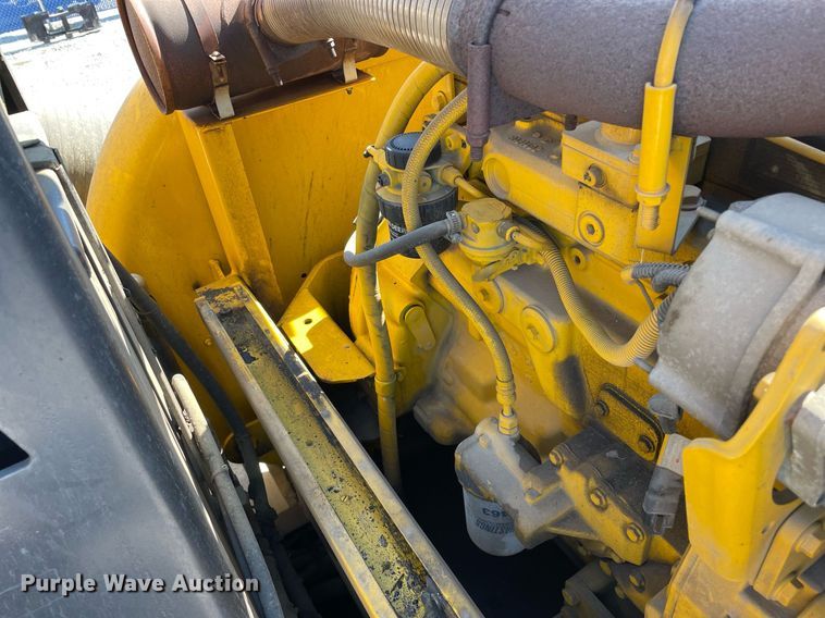 image for item LV9988 2000 International 2554 hydra vacuum truck