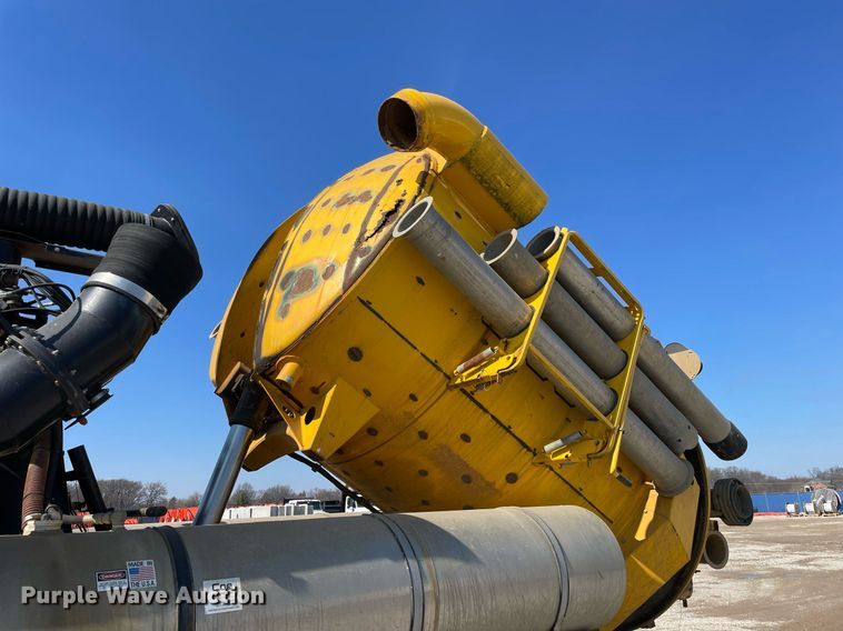 image for item LV9988 2000 International 2554 hydra vacuum truck