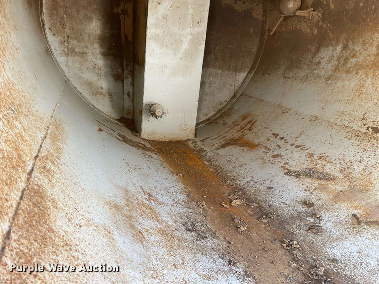 image for item LV9988 2000 International 2554 hydra vacuum truck