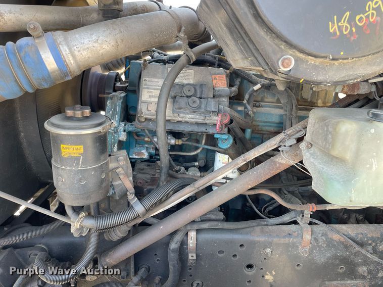 image for item LV9988 2000 International 2554 hydra vacuum truck