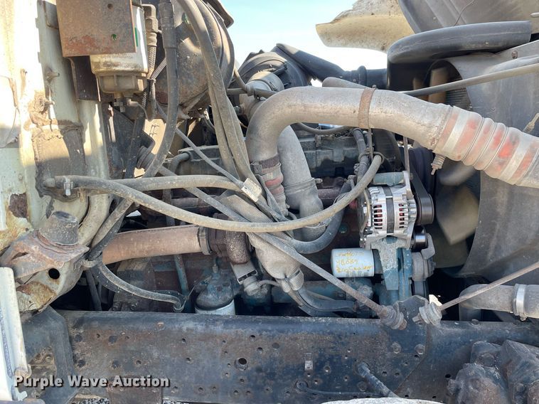 image for item LV9988 2000 International 2554 hydra vacuum truck