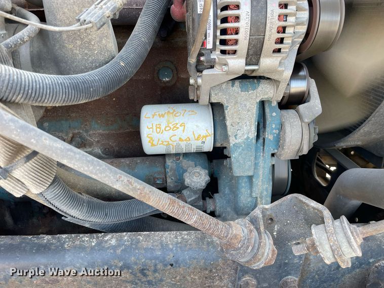 image for item LV9988 2000 International 2554 hydra vacuum truck