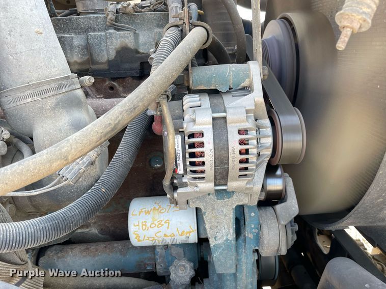 image for item LV9988 2000 International 2554 hydra vacuum truck