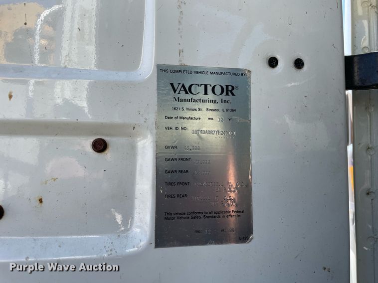 image for item LV9988 2000 International 2554 hydra vacuum truck