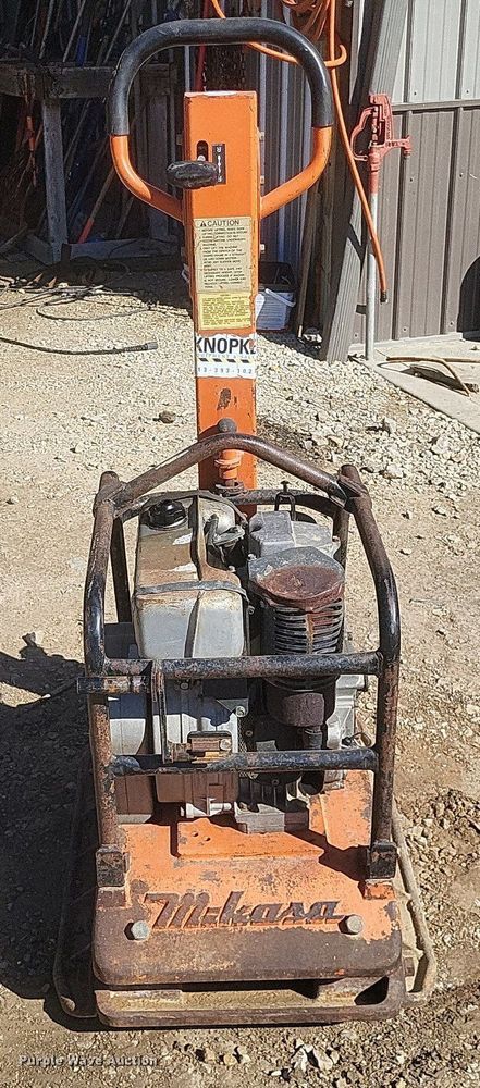 image for item MI9963 Mikasa MVH 304D compactor