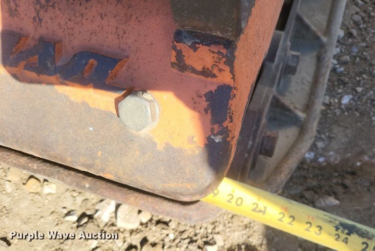 image for item MI9963 Mikasa MVH 304D compactor