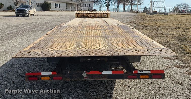 image for item MQ9610 2006 Landoll 930B drop deck equipment trailer