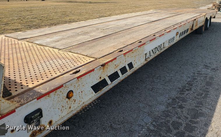 image for item MQ9610 2006 Landoll 930B drop deck equipment trailer