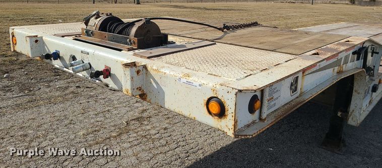 image for item MQ9610 2006 Landoll 930B drop deck equipment trailer