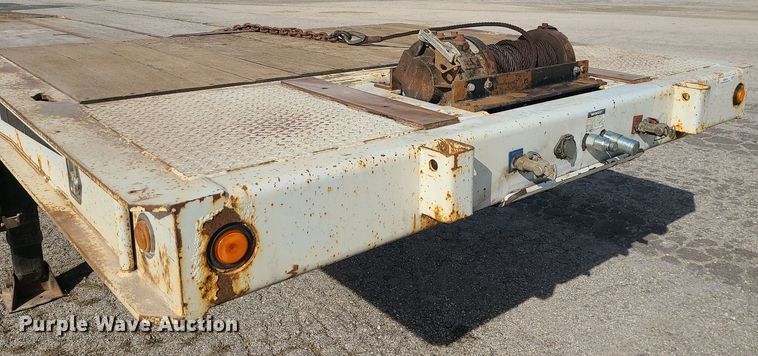 image for item MQ9610 2006 Landoll 930B drop deck equipment trailer