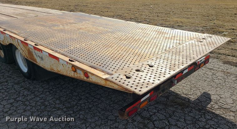 image for item MQ9610 2006 Landoll 930B drop deck equipment trailer