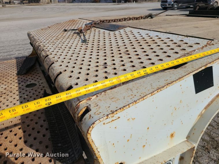 image for item MQ9610 2006 Landoll 930B drop deck equipment trailer