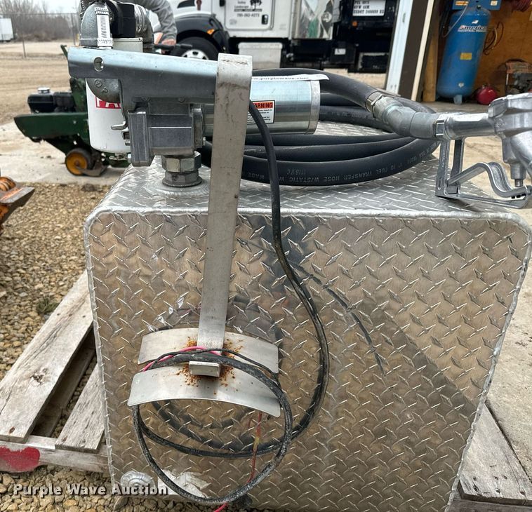 image for item NF9271 Fuel tank