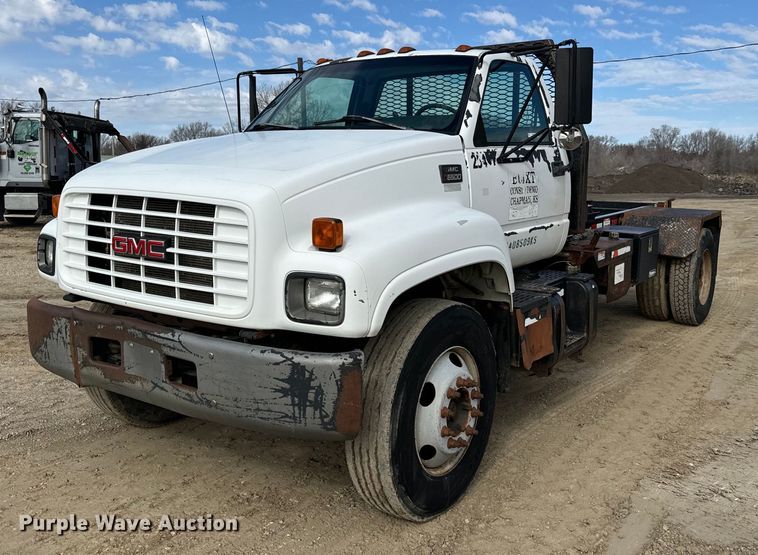 image for item NF9322 1997 GMC C6500 hook lift truck