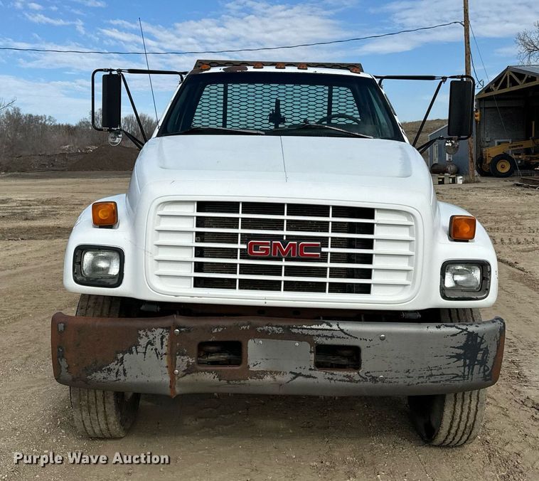 image for item NF9322 1997 GMC C6500 hook lift truck