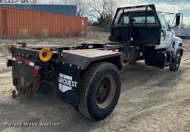 image for item NF9322 1997 GMC C6500 hook lift truck