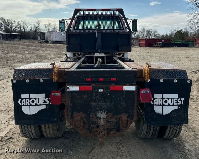 image for item NF9322 1997 GMC C6500 hook lift truck