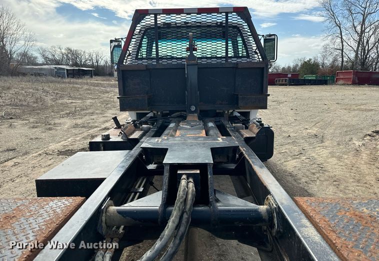 image for item NF9322 1997 GMC C6500 hook lift truck