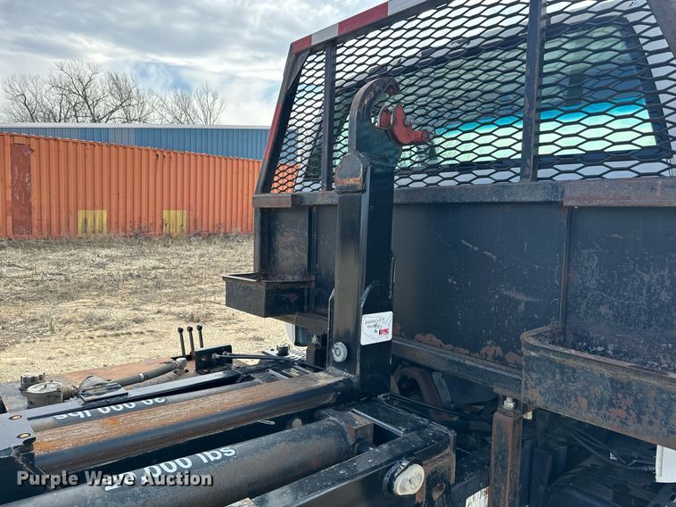 image for item NF9322 1997 GMC C6500 hook lift truck