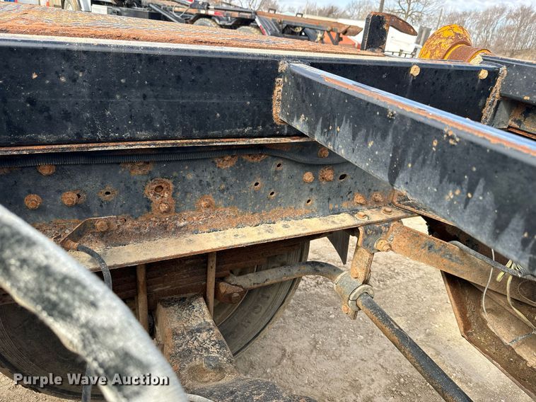 image for item NF9322 1997 GMC C6500 hook lift truck